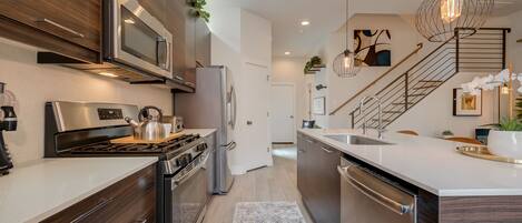 Fridge, microwave, oven, stovetop