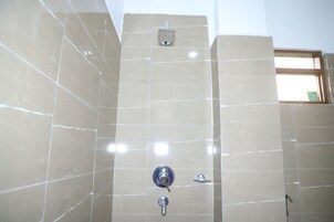 Ducha y cabezal de ducha tipo lluvia