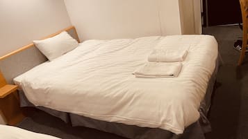 Luxury Room | Desk, laptop workspace, soundproofing, free WiFi