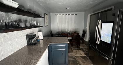 Family & Pet Friendly Getaway Close to Tinker AFB