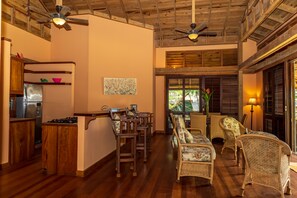 Casa familiar | 3 dormitorios, wifi gratis, ropa de cama