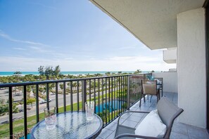 Outdoor dining - Ocean Views in Our House at the Beach, Full Gulf Views from Balcony, Heated Pools! (Siesta Key)