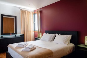 Desk, Internet, bed sheets - GuestReady - Serene escape in Câmara de Lobos (Funchal)