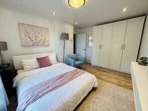 1 bedroom, desk, iron/ironing board, free WiFi