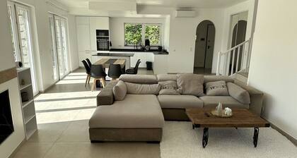 Villa Paradis - Cannes - Piscine, jardin fleuri, jacuzzi