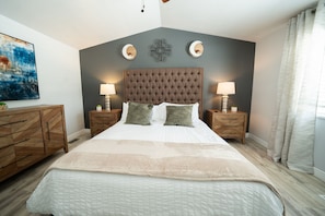 4 bedrooms, iron/ironing board, WiFi, bed sheets