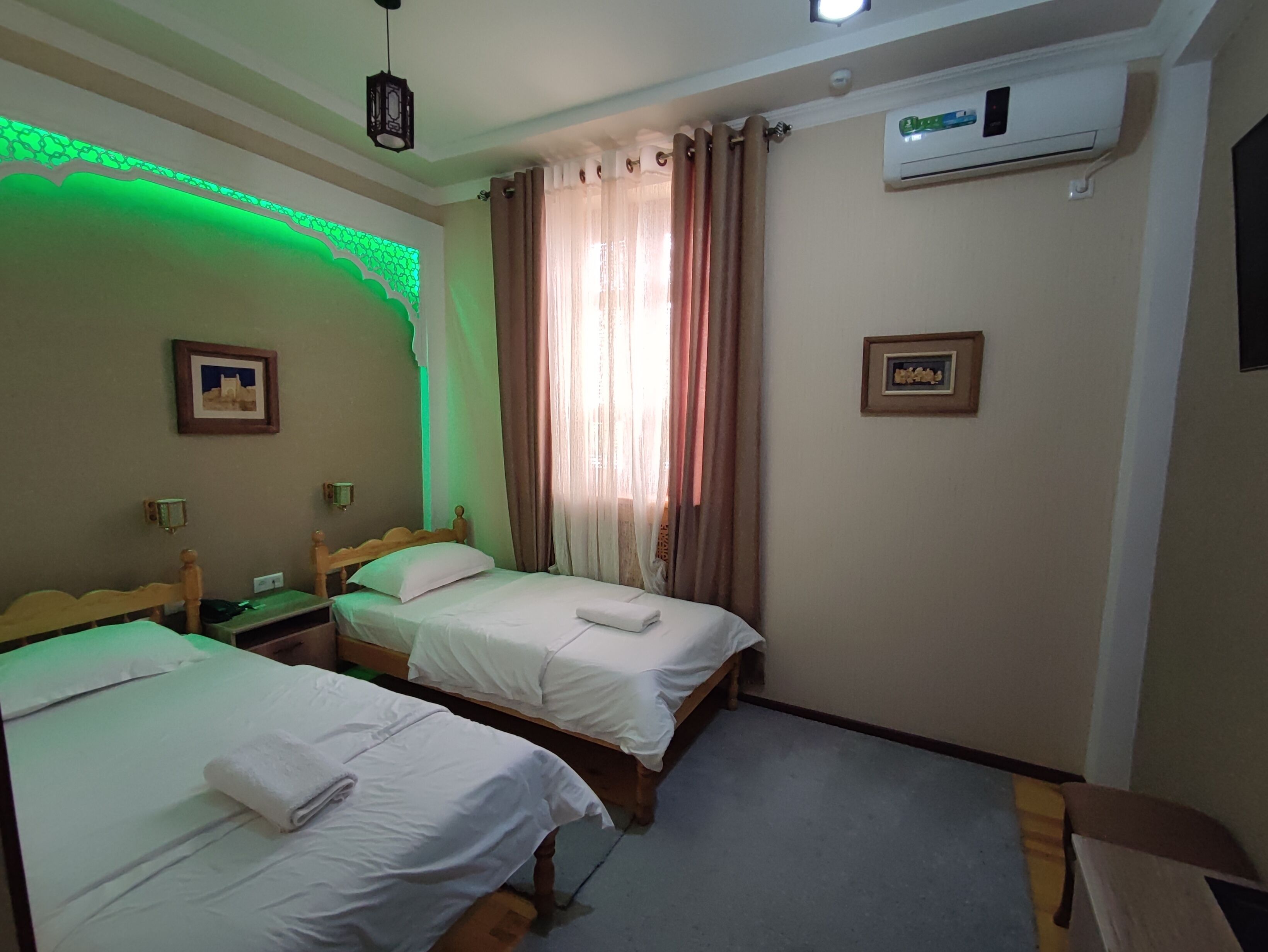 Habitación básica con 1 cama doble o 2 individuales | Ropa de cama hipoalergénica, edredones de plumas, decoración individual