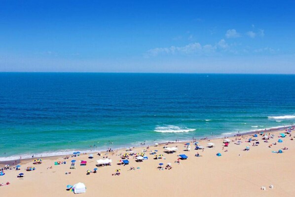 Una spiaggia nelle vicinanze