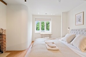 Casa família, várias camas | Vista do quarto