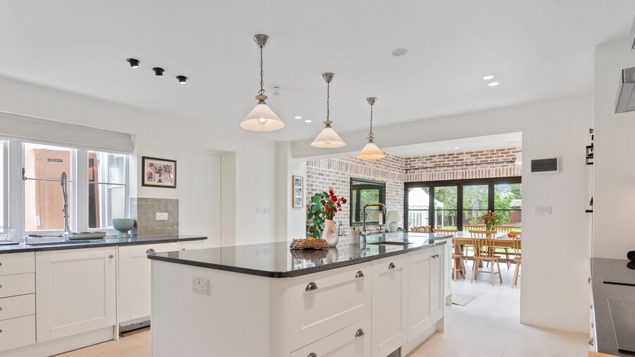 The Manor at Minstrel Court