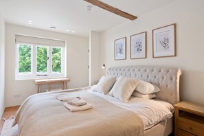 Casa familiar, varias camas | 5 dormitorios, escritorio, espacio para trabajar con un portátil