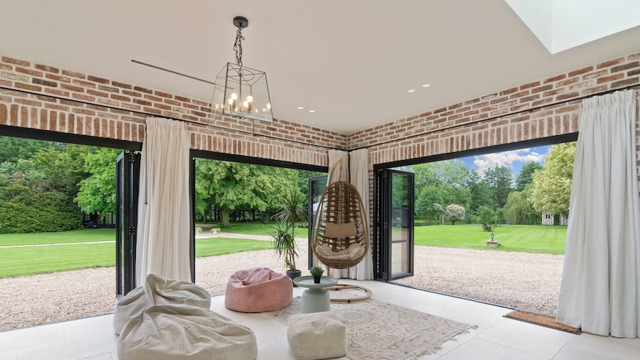 The Manor at Minstrel Court