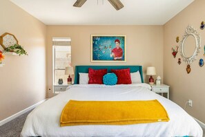 3 Schlafzimmer, Schreibtisch, Bügeleisen/Bügelbrett, Reisekinderbett