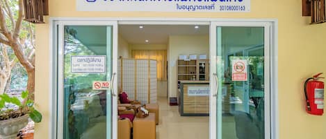 Massages aux pierres chaudes, massages thaïs
