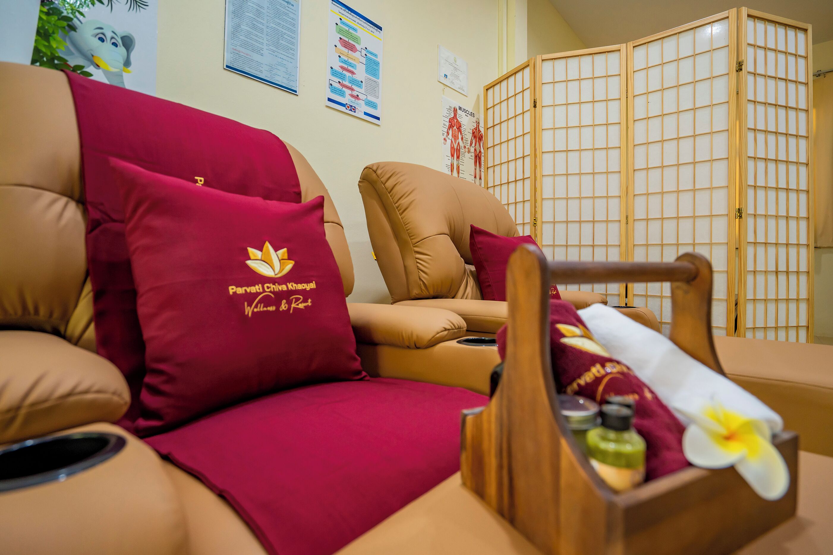 Hot stone massages, Thai massages