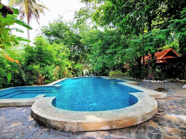 Outdoor pool - Wellness World Khao Yai (Pak Chong)