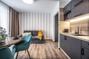 コンフォート アパートメント | 1 室のベッドルーム、防音設備、WiFi (無料)