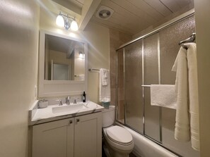 Hair dryer, towels, soap, shampoo - Ultimate Beach Vacation in the Heart of Carlsbad  (Carlsbad)