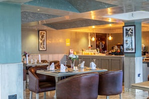 Restaurant - Afro Park Hotel and Health Club (Kampala)