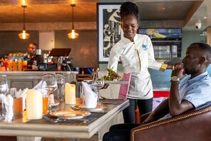 Café da manhã continental grátis todos os dias