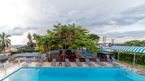 Outdoor pool - Afro Park Hotel and Health Club (Kampala)