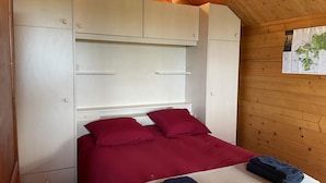 Room - Cozy forest cottage with pets allowed, all-inclusive (Saint-Bonnet-Tronçais)