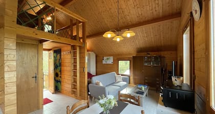 Cottage with Air Conditioning, Wi-Fi and Pets Welcome in Saint-Bonnet-Tronçais