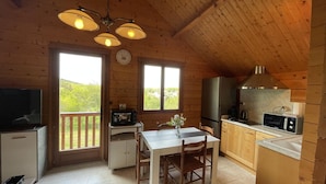 Private kitchen - Cozy forest cottage with pets allowed, all-inclusive (Saint-Bonnet-Tronçais)