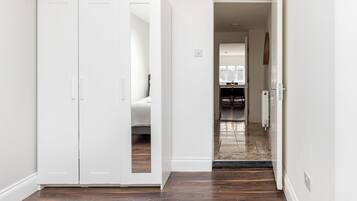 Apartment | 1 bedroom, hypo-allergenic bedding, individually furnished