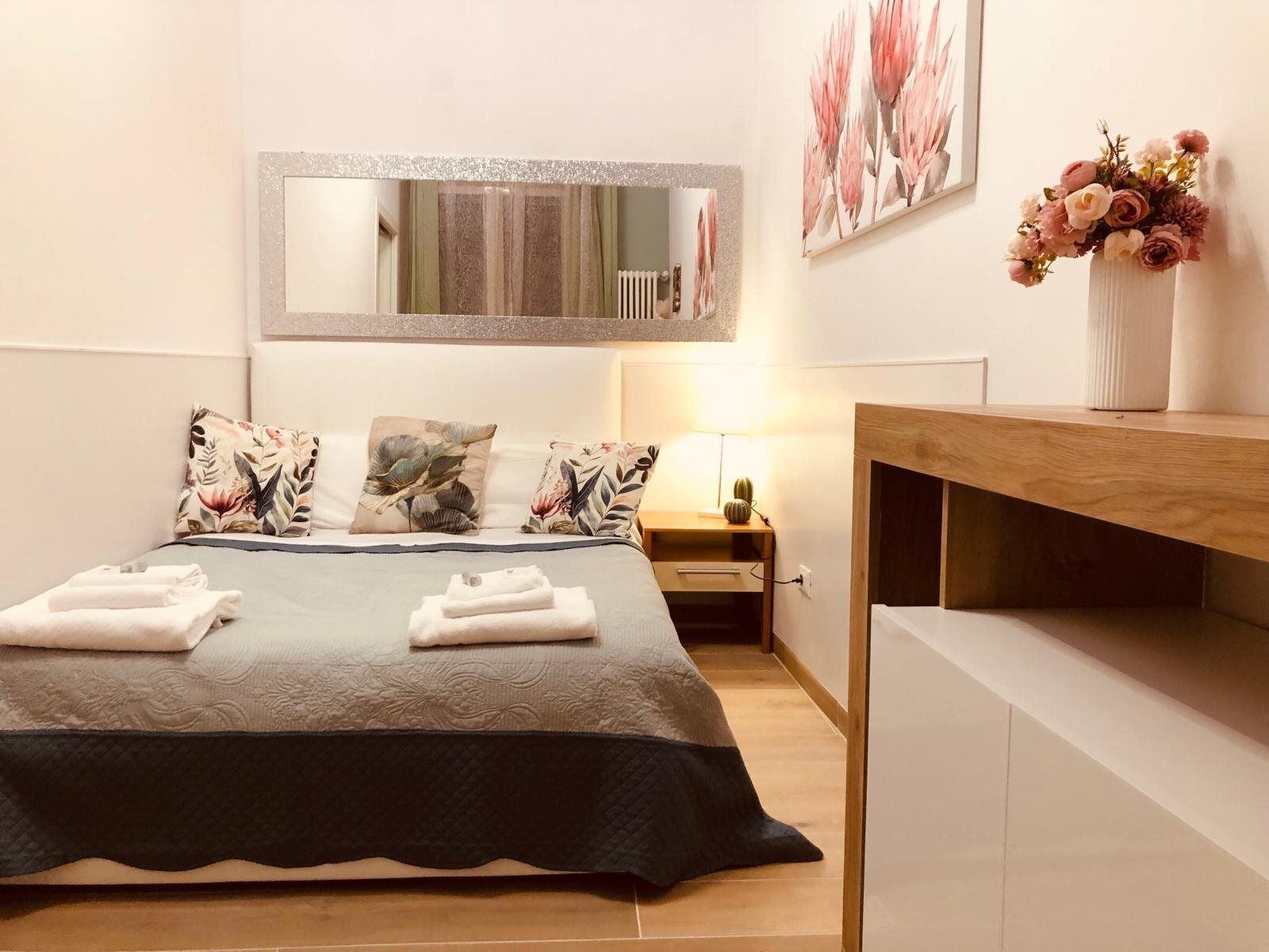 3 室のベッドルーム、セーフティボックス (室内)、アイロン / アイロン台、旅行用ベビーベッド