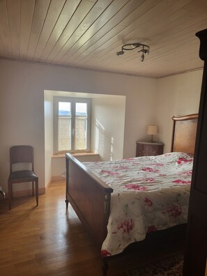 3 Schlafzimmer, Bügeleisen/Bügelbrett, kostenloses WLAN, Bettwäsche