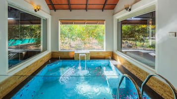 Villa Luxe, 2 chambres, bain Ă remous, vue jardin