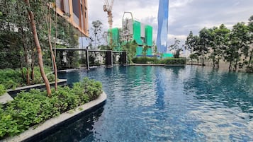 2 piscines extérieures