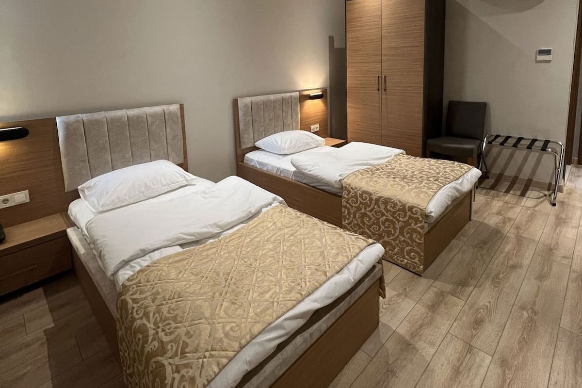 Egyptian cotton sheets, premium bedding, in-room safe