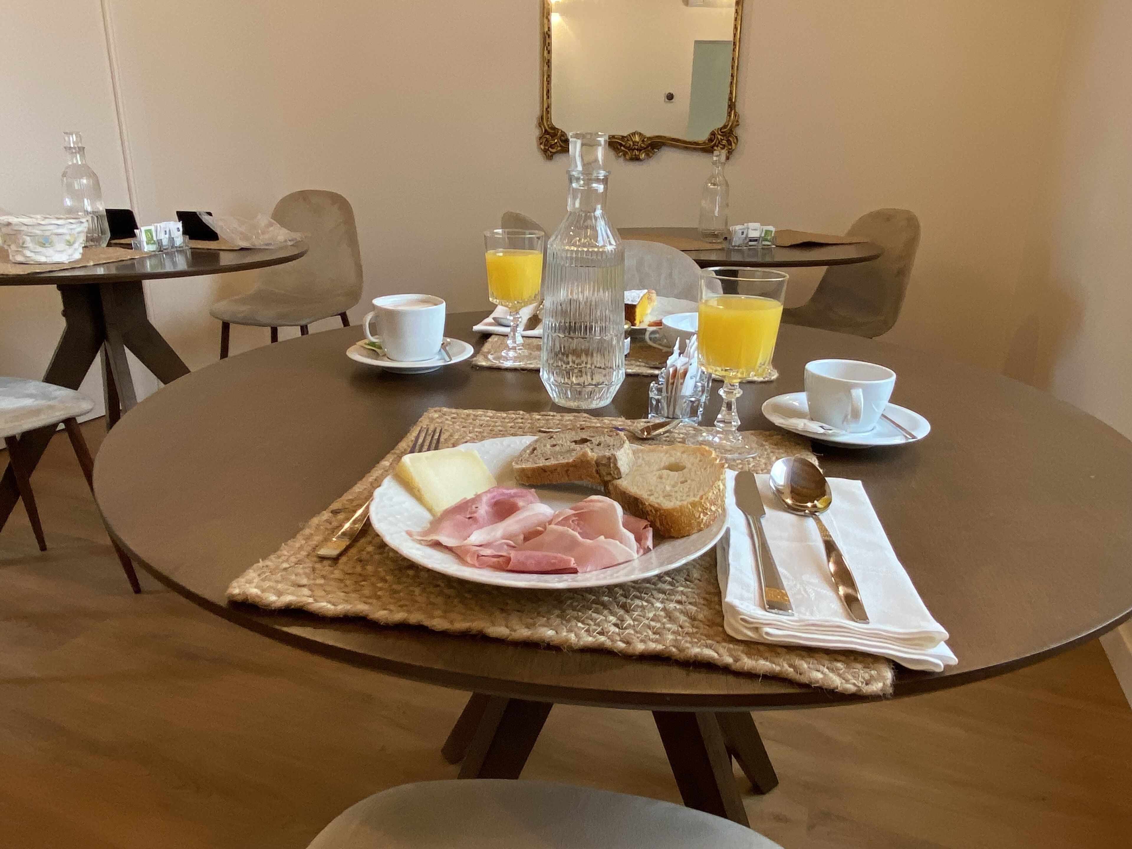 Desayuno continental incluido todos los días 