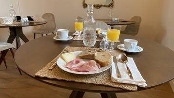 Desayuno continental incluido todos los días