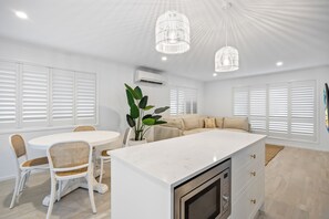 Interior - Paradise Palms Mooloolaba - Beach House (Mooloolaba)