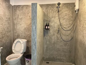 Bathroom - Baan Sabai Guesthouse (Khanom)