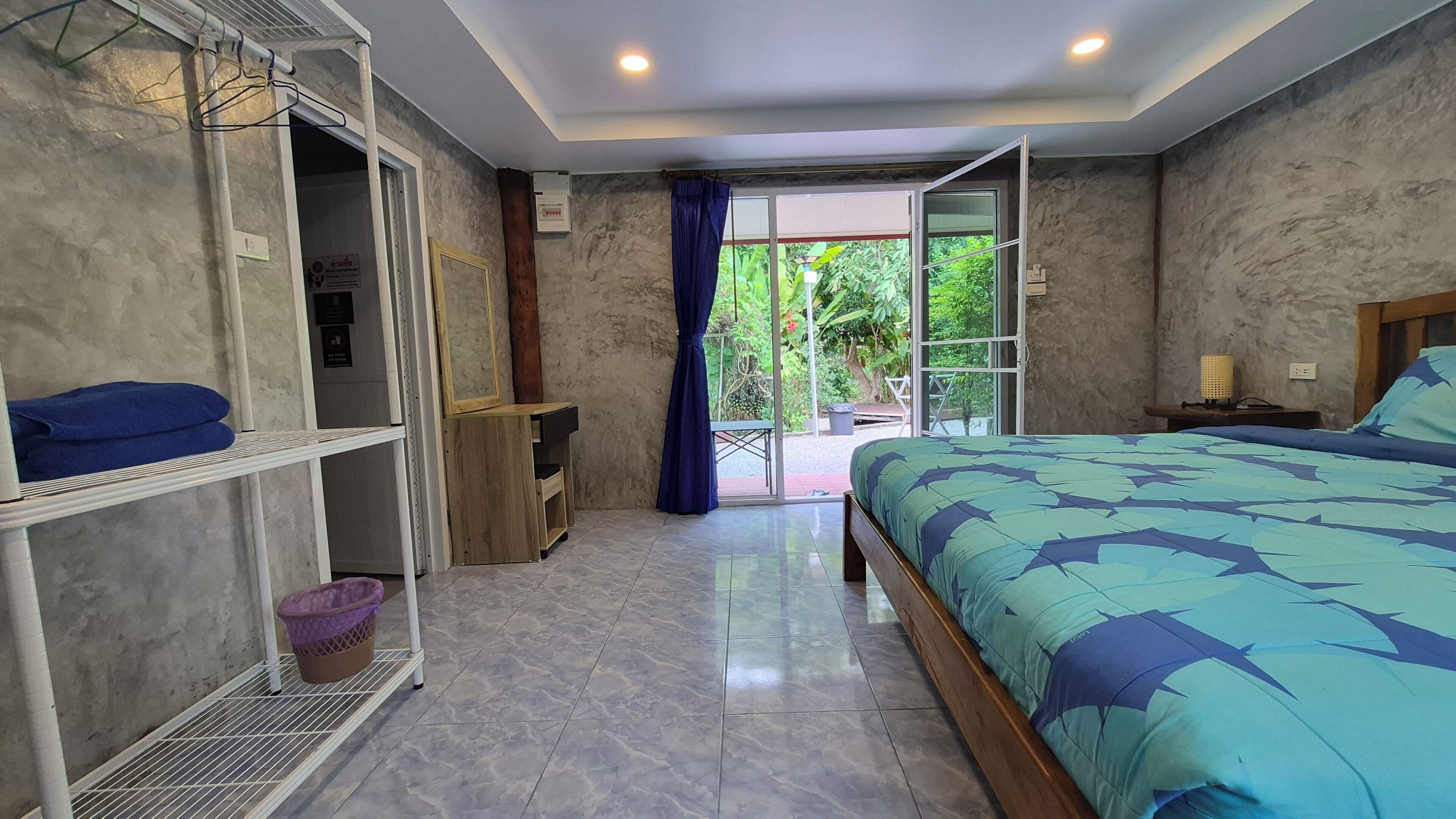 Conner View | Individually decorated, desk, laptop workspace, blackout curtains
