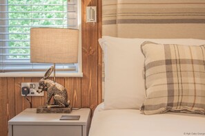 3 slaapkamers, een strijkplank/strijkijzer, gratis wifi, beddengoed