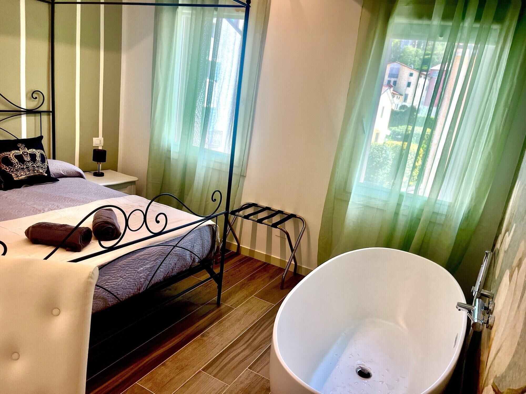1 bedroom, minibar, desk, soundproofing