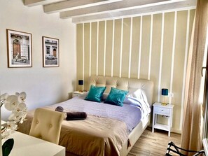 Classic Room, 1 Queen Bed | 1 bedroom, minibar, desk, soundproofing - Star Soave Rooms (Soave)