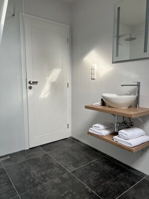 Deluxe Apartment | Bathroom - Hotel AURI (Rudník)