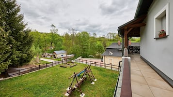 Children's play area - outdoor