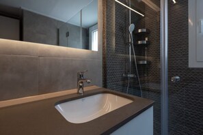 Shower, hair dryer, towels, soap - Like Home 50 (Athina)