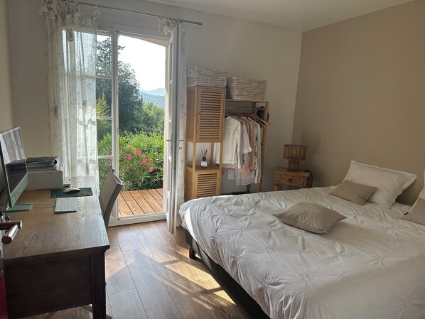 1 bedroom, desk, iron/ironing board, free WiFi
