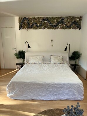 1 bedroom, in-room safe, desk, iron/ironing board
