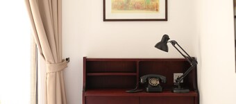 LA. CHRONIQUE HOTEL