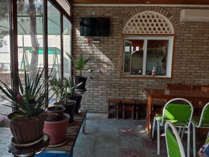 Fridge, microwave, oven, stovetop - Goziyon Hostel (Bukhara)