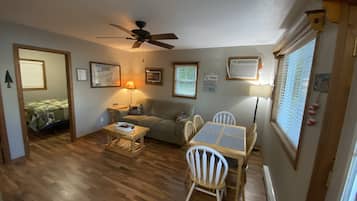 Smart TV, lettore DVD, videoteca, impianto stereo